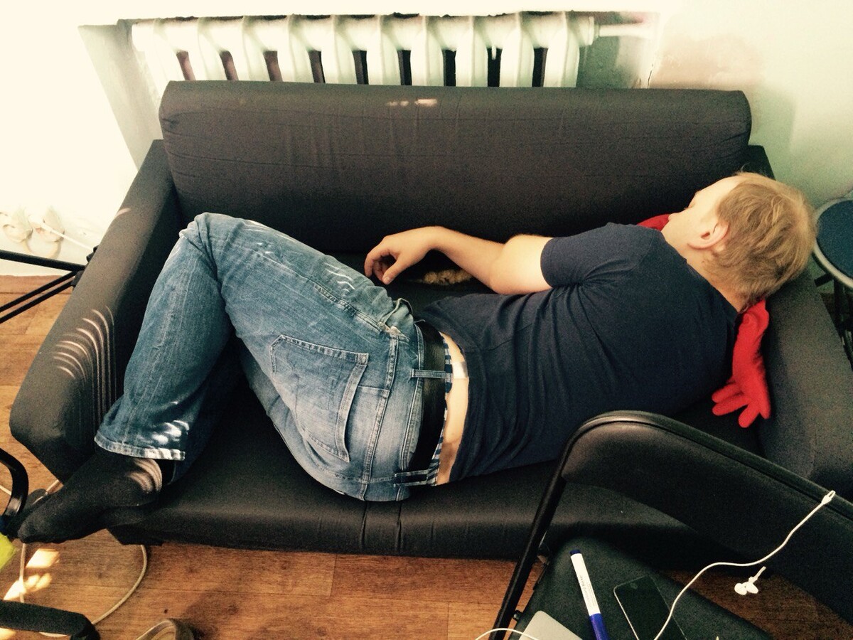 
		<p>
Дмитрий Останин на первом диване в офисе GetCourse	</p>	