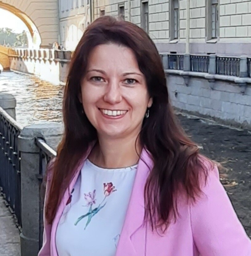 <p><b>Елена Володина</b></p> <p><b>Елена Володина</b></p>
