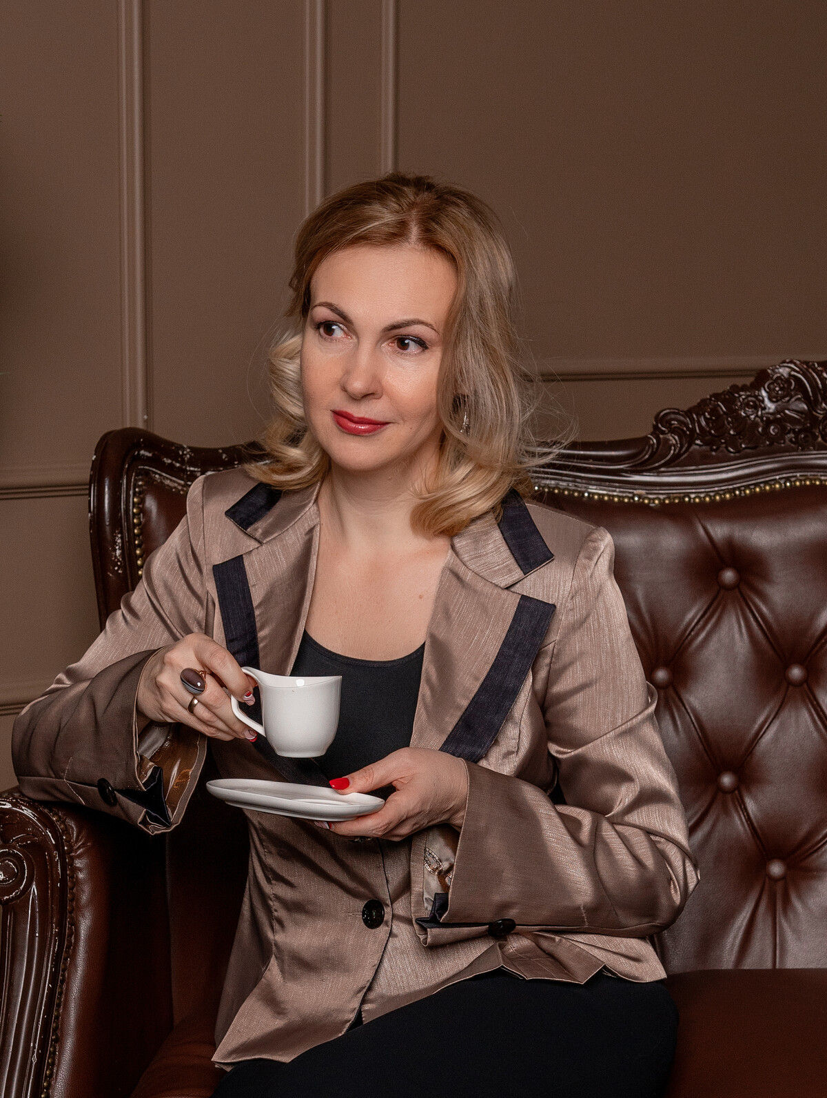 <p> <strong><br></strong></p><p><strong>Автор курса: Татьяна Подгорная</strong></p><p>собственник бизнеса, предприниматель, руководитель Информационного центра «ГРАНД», автор курсов по личному брендингу и деловым мероприятиям, создатель онлайн-школы и видео-канала GrandProBrand<br></p> <p> <strong><br></strong></p><p><strong>Автор курса: Татьяна Подгорная</strong></p><p>собственник бизнеса, предприниматель, руководитель Информационного центра «ГРАНД», автор курсов по личному брендингу и деловым мероприятиям, создатель онлайн-школы и видео-канала GrandProBrand<br></p>