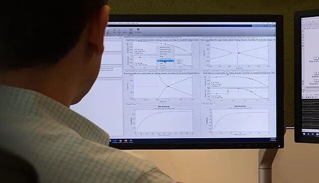 <p><em>Работа в Matlab</em></p> <p><em>Работа в Matlab</em></p>