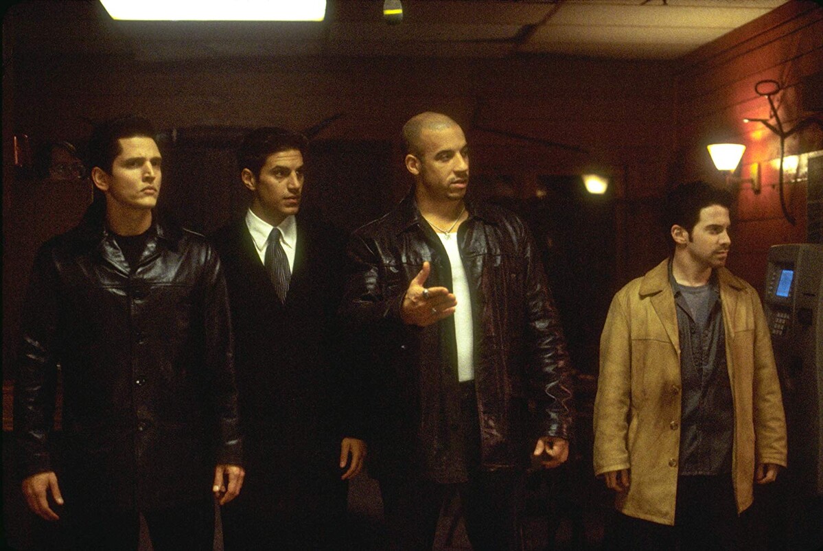 Вышибалы ( 2001 ) Вышибалы ( 2001 )