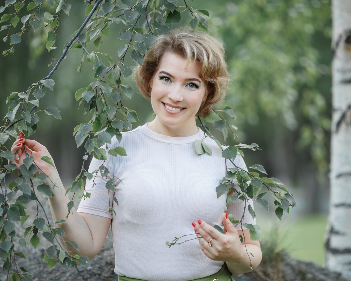 Ведущая ольга журавлева